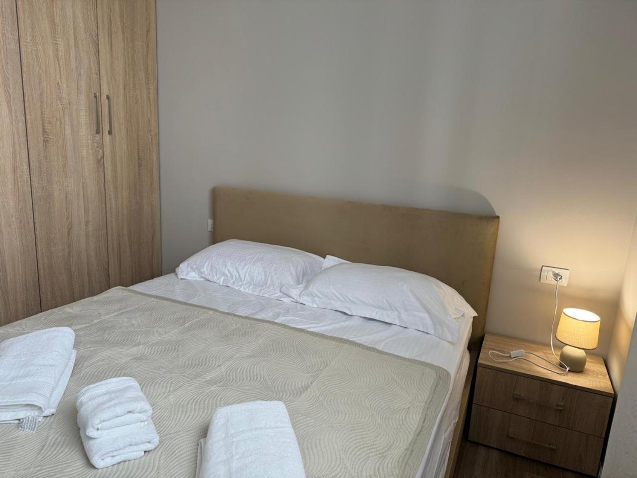 Olivia House Daire Yzberishti Dış mekan fotoğraf